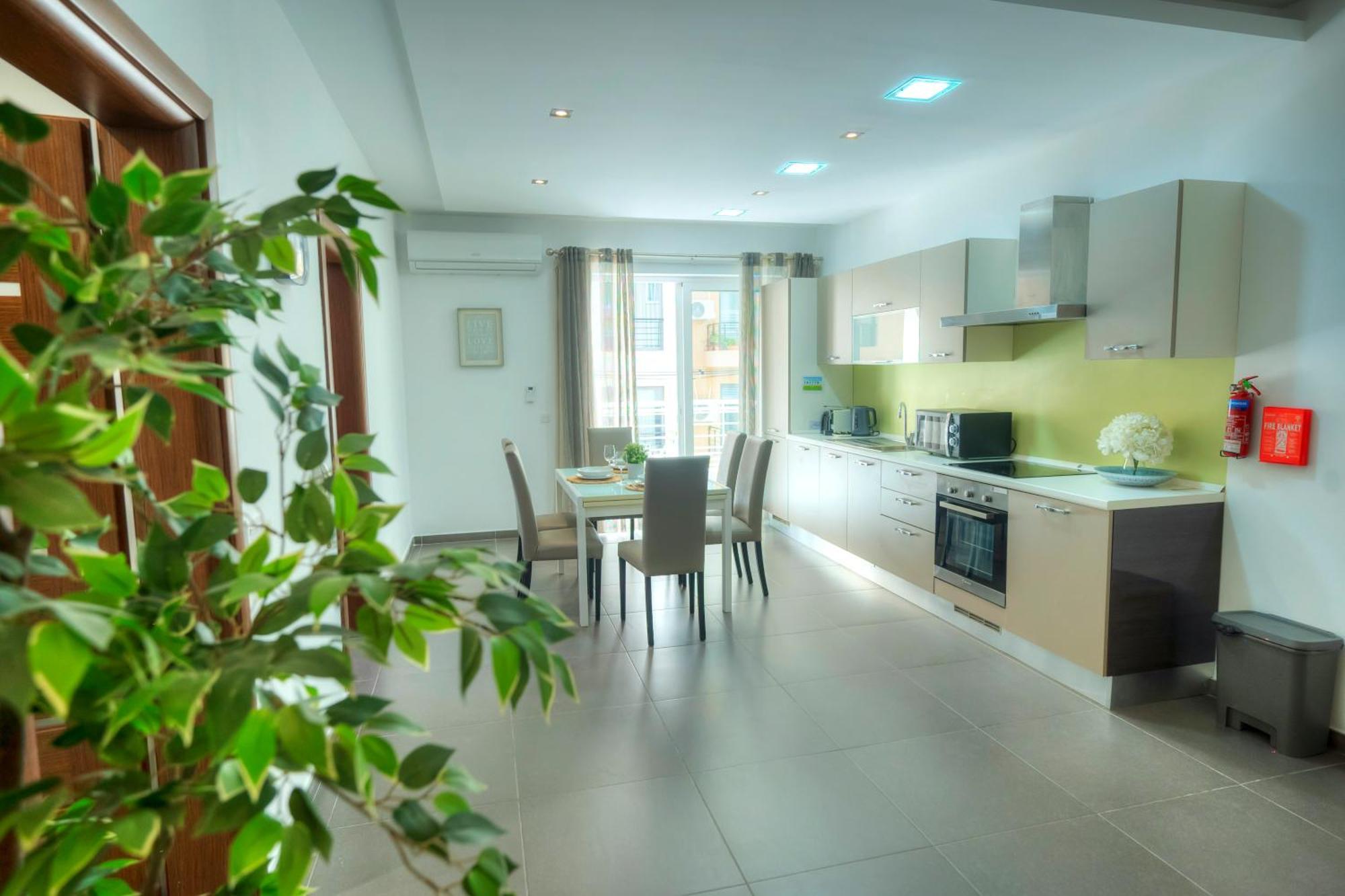 Bright & Large 2Bedrooms In Sliema Center Mpor1-1 ภายนอก รูปภาพ