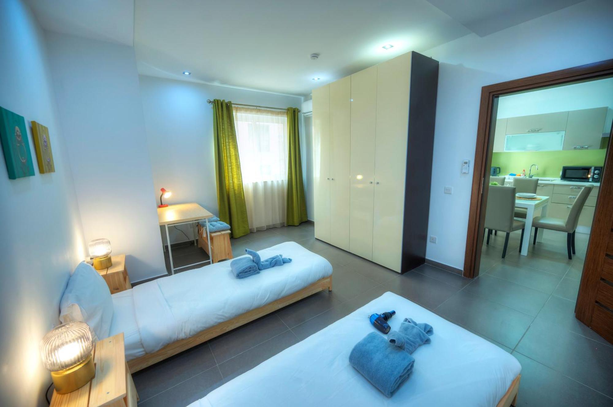 Bright & Large 2Bedrooms In Sliema Center Mpor1-1 ภายนอก รูปภาพ